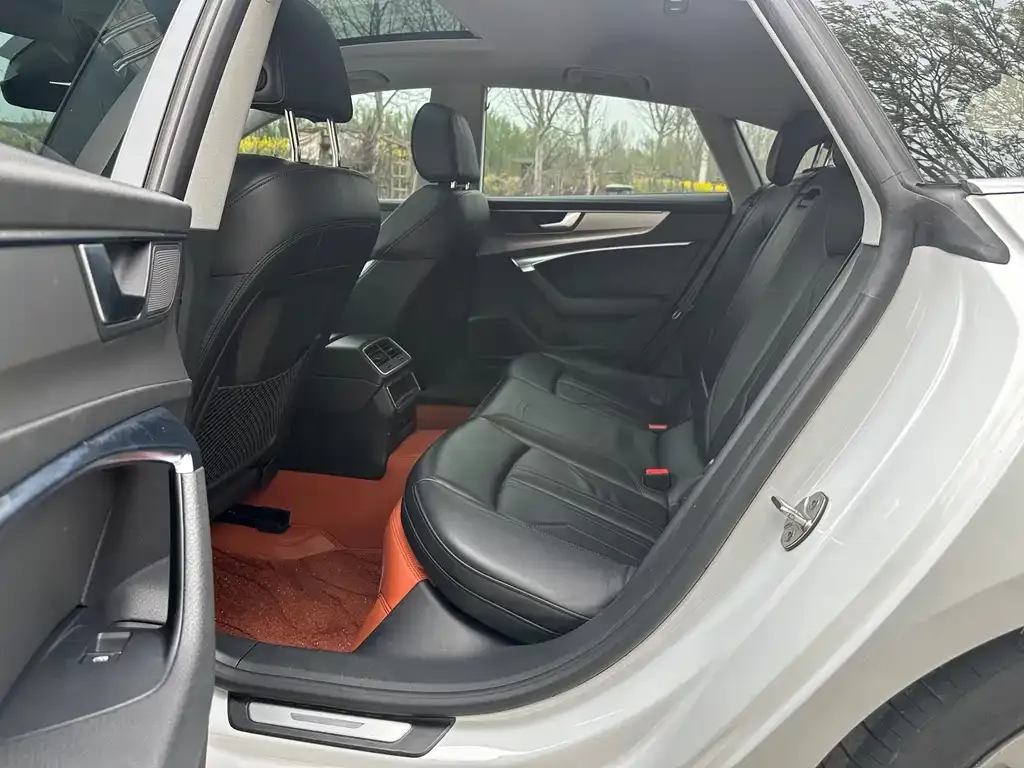 Audi A7 2021 из CN, фото 3