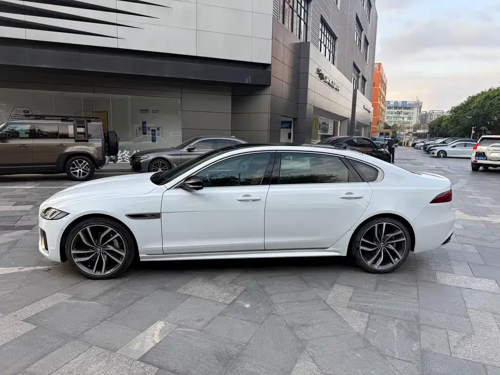 Jaguar XFL 2024 из CN, фото 7