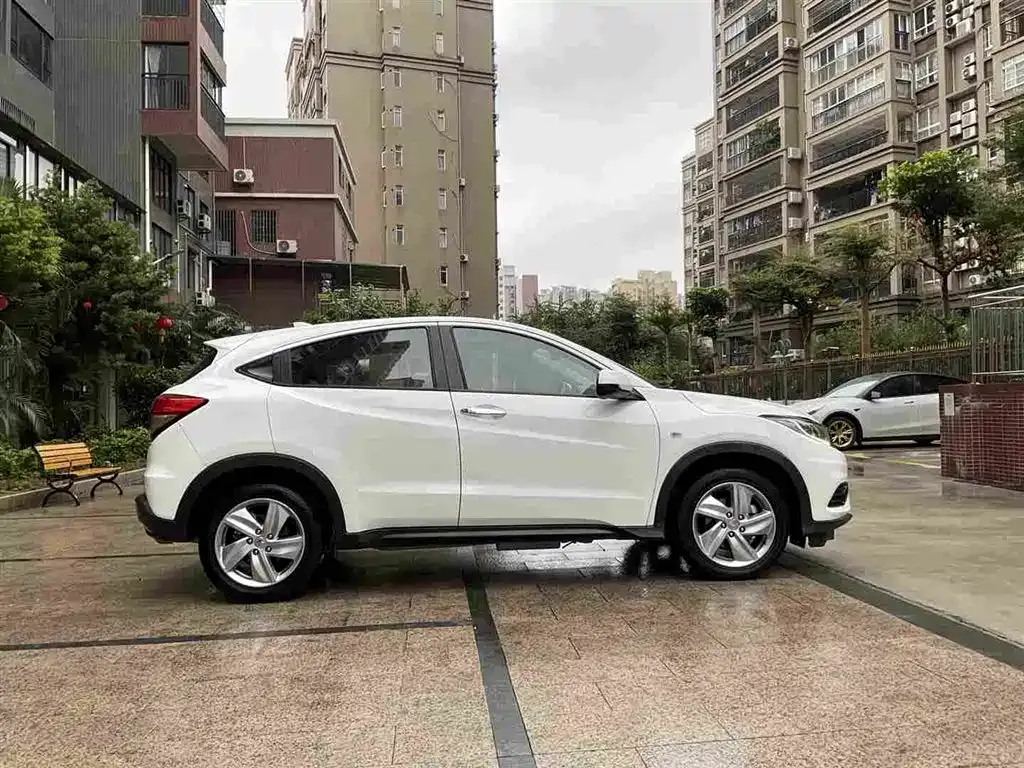 Honda Vezel 2021 из CN, фото 10