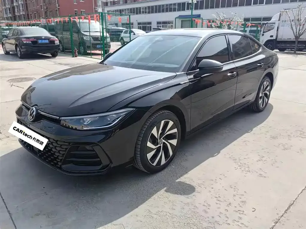 Volkswagen Passat — фото 1