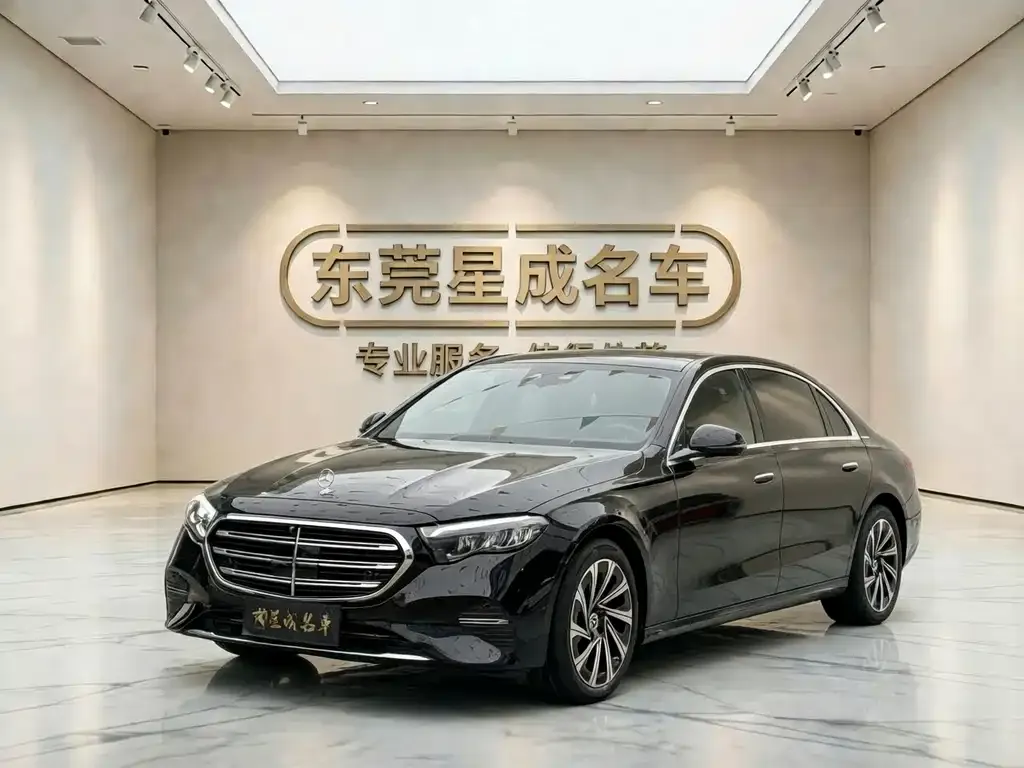 Mercedes-Benz E-Class — фото 1