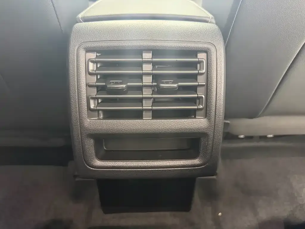 Volkswagen Golf 2022 из CN, фото 3