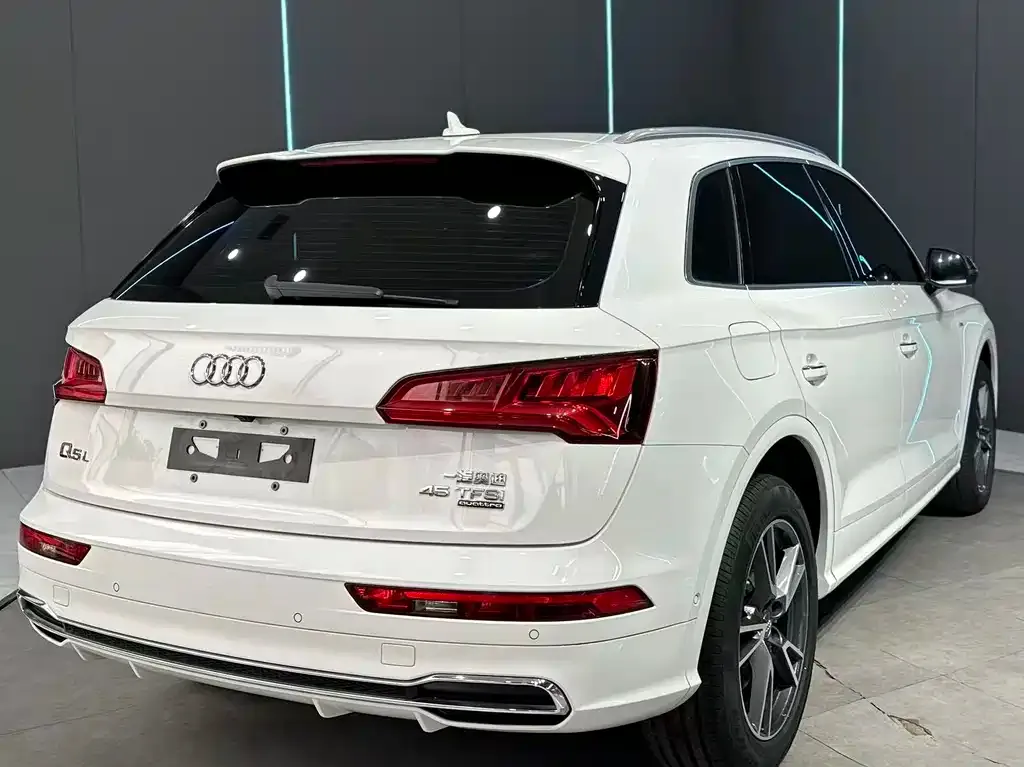 Audi Q5L 2021 из CN, фото 4