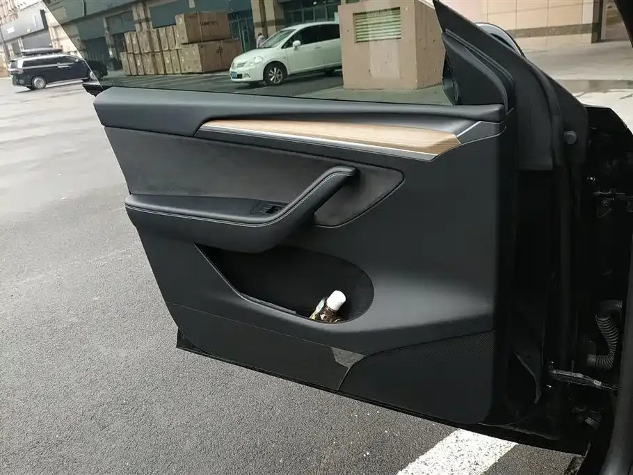 Tesla Model Y 2023 из CN, фото 5