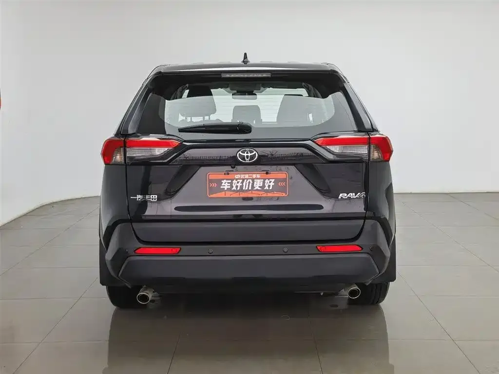 Toyota RAV4 2023 из CN, фото 2