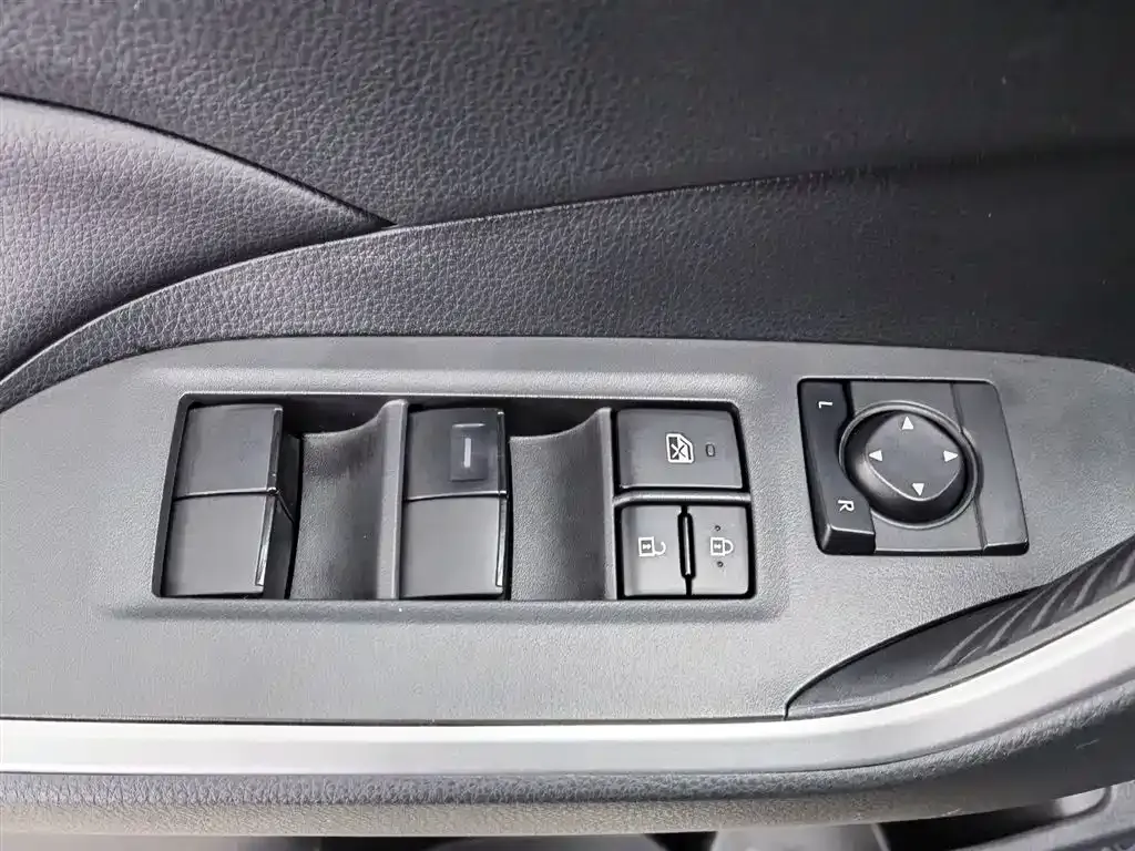 Toyota RAV4 2023 из CN, фото 9