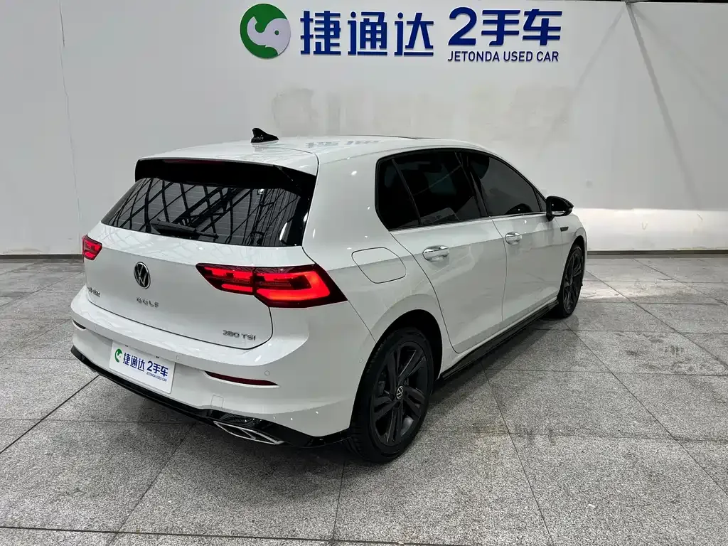 Volkswagen Golf 2024 из CN, фото 6