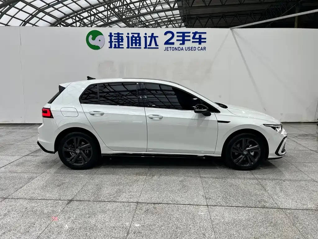 Volkswagen Golf 2024 из CN, фото 4