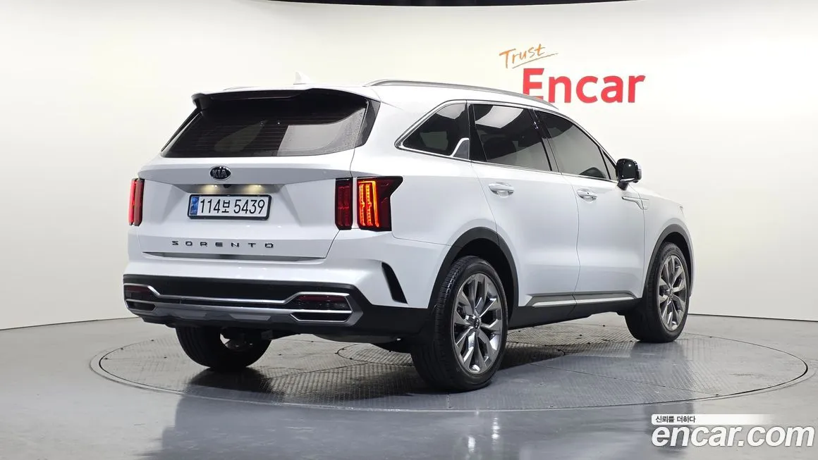 Kia Sorento — фото 9