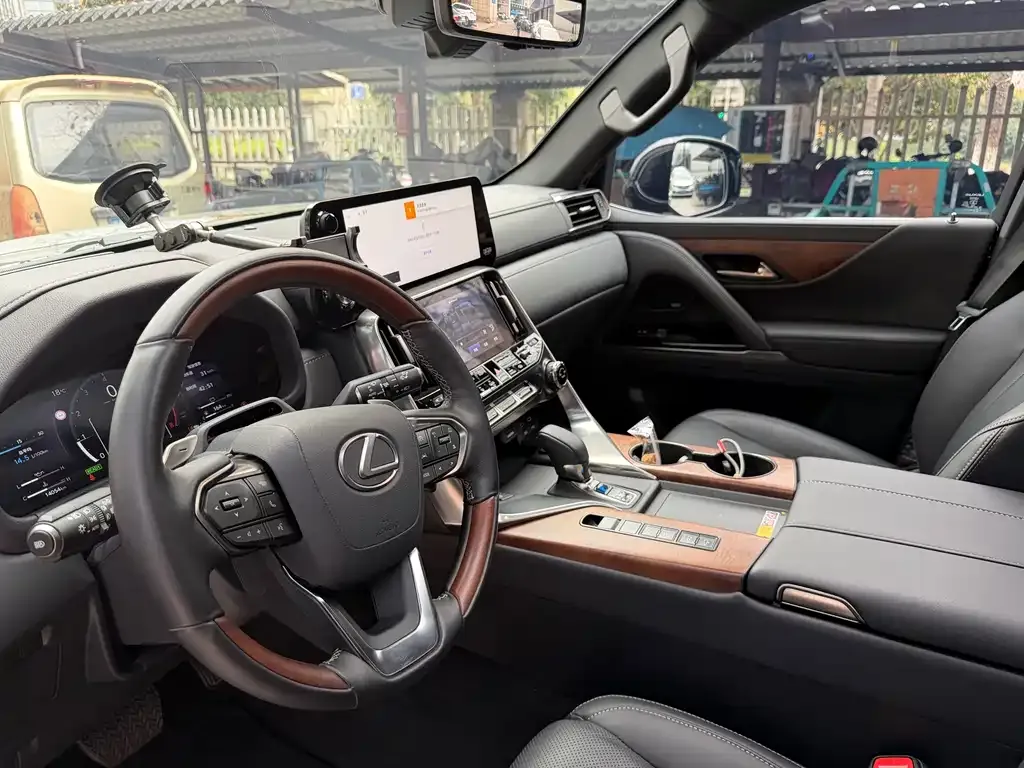 Lexus LX 2025 из CN, фото 8