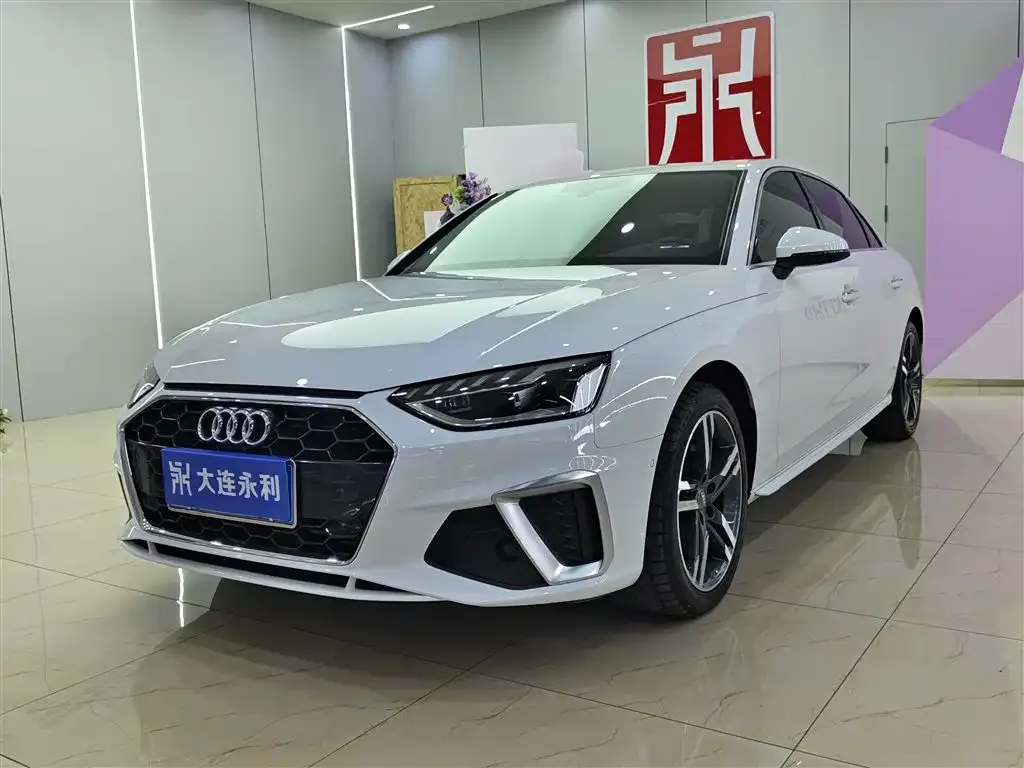 Audi A4L 2021 из CN, фото 1