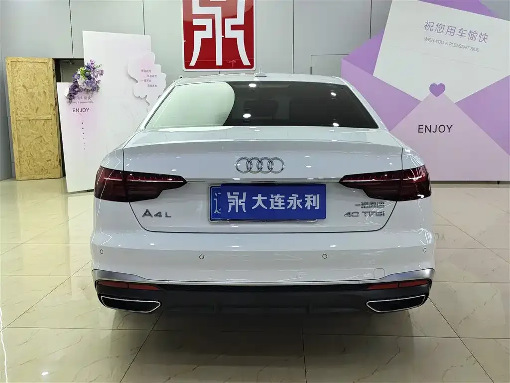 Audi A4L 2021 из CN, фото 10