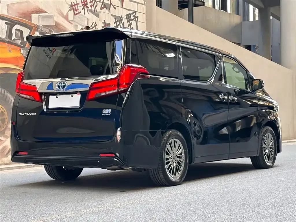 Toyota Alphard 2023 из CN, фото 9