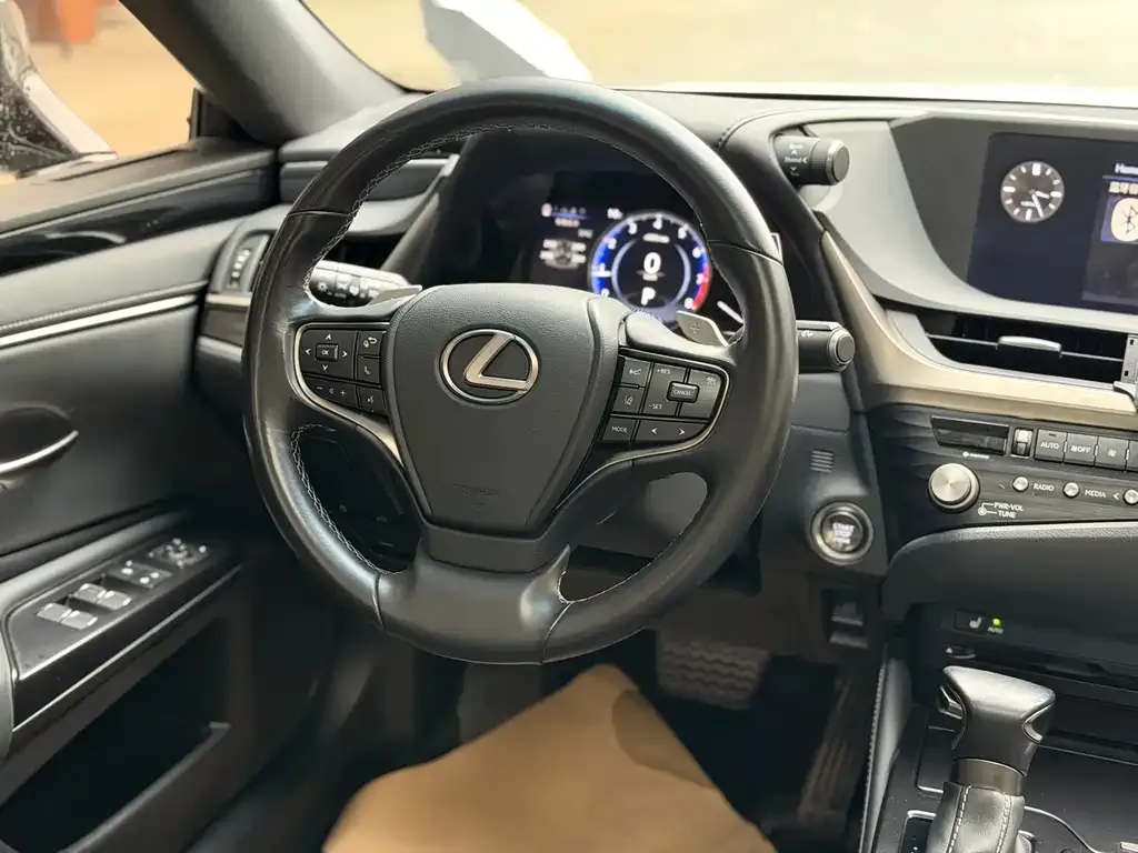Lexus ES 2021 из CN, фото 5