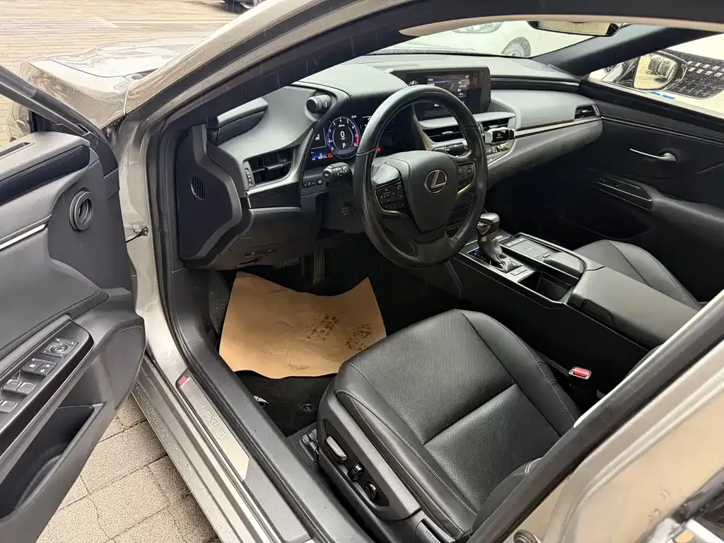 Lexus ES 2021 из CN, фото 7