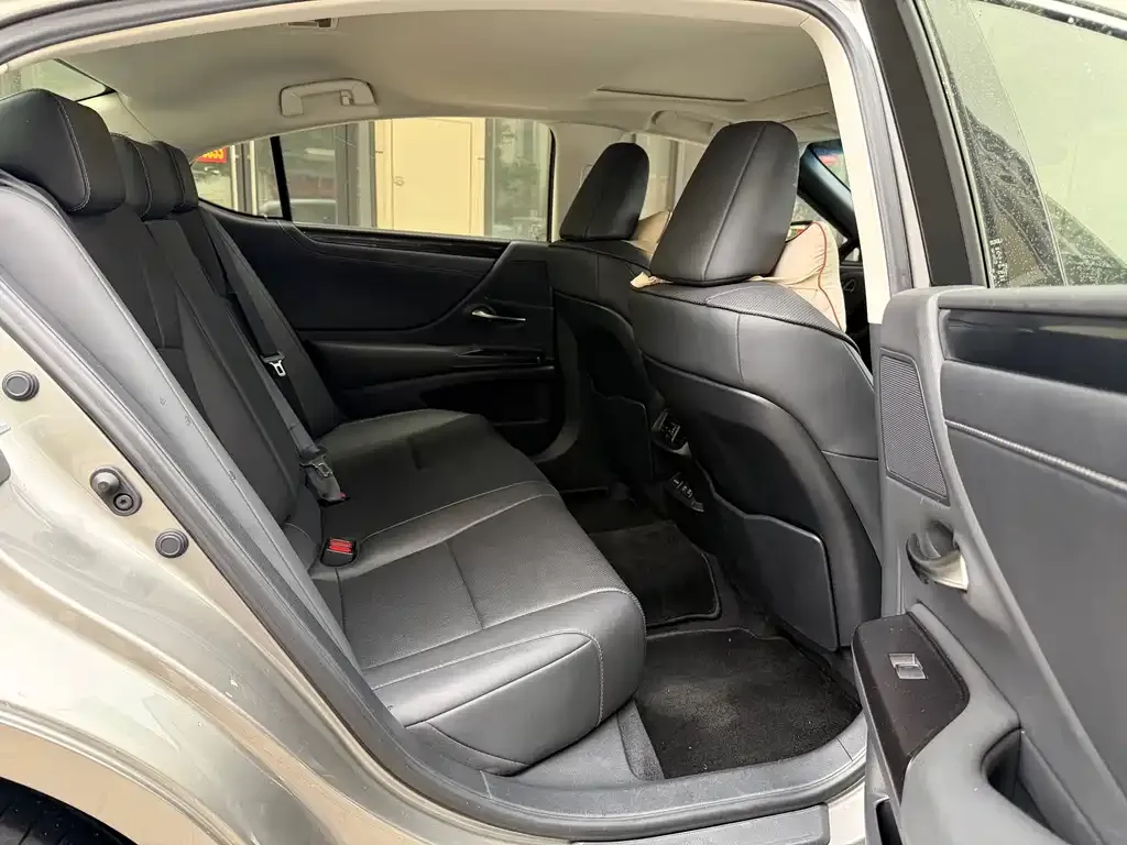 Lexus ES 2021 из CN, фото 3