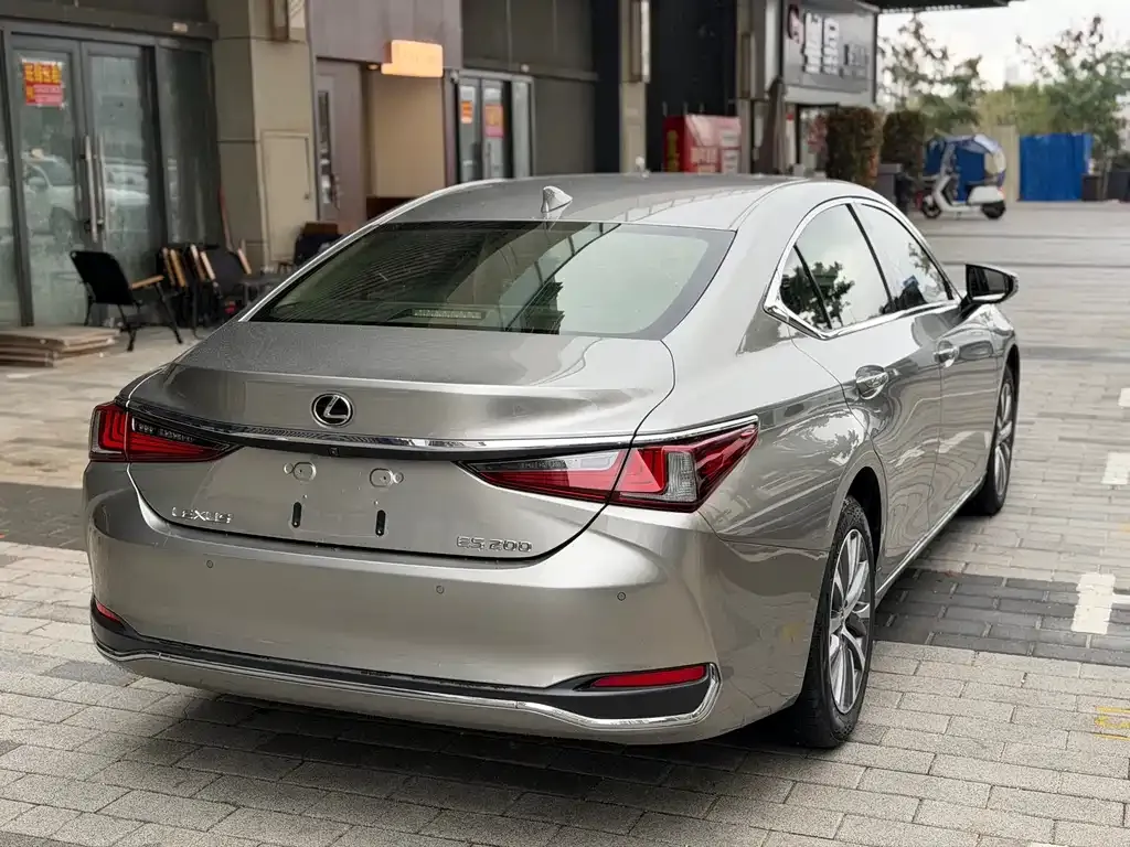Lexus ES 2021 из CN, фото 2