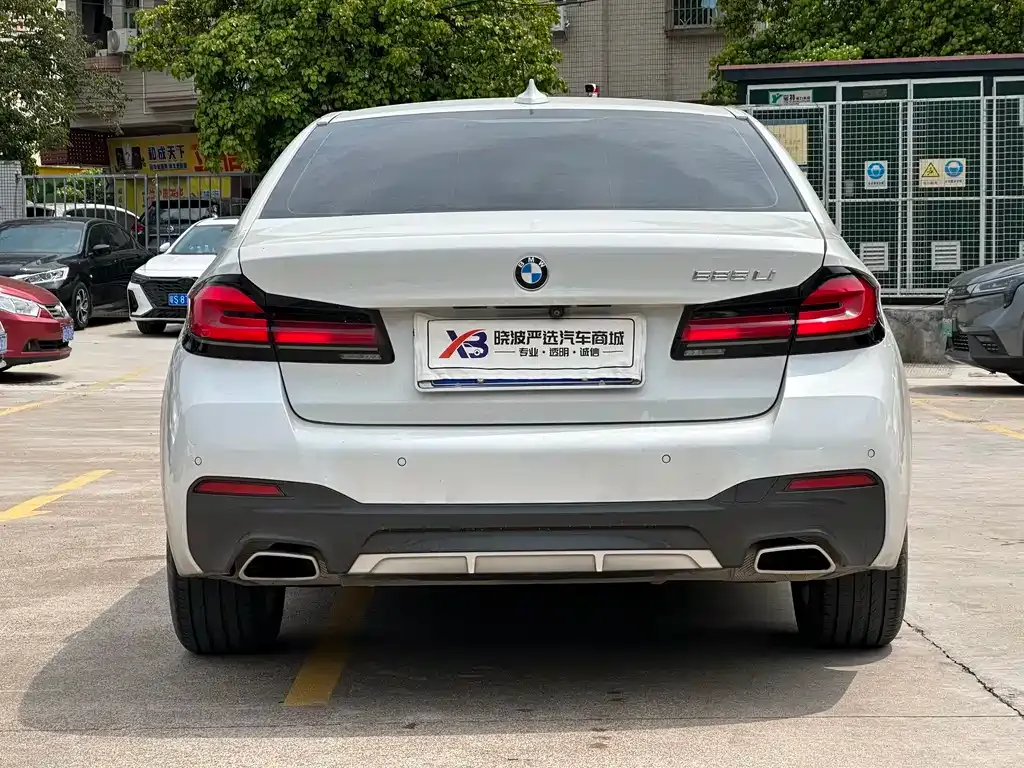 BMW 5 Series — фото 10