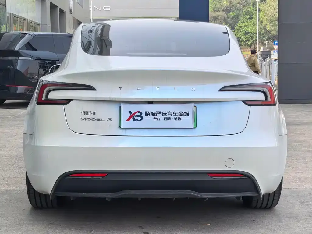 Tesla Model 3 — фото 8