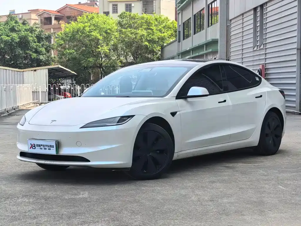 Tesla Model 3 — фото 6