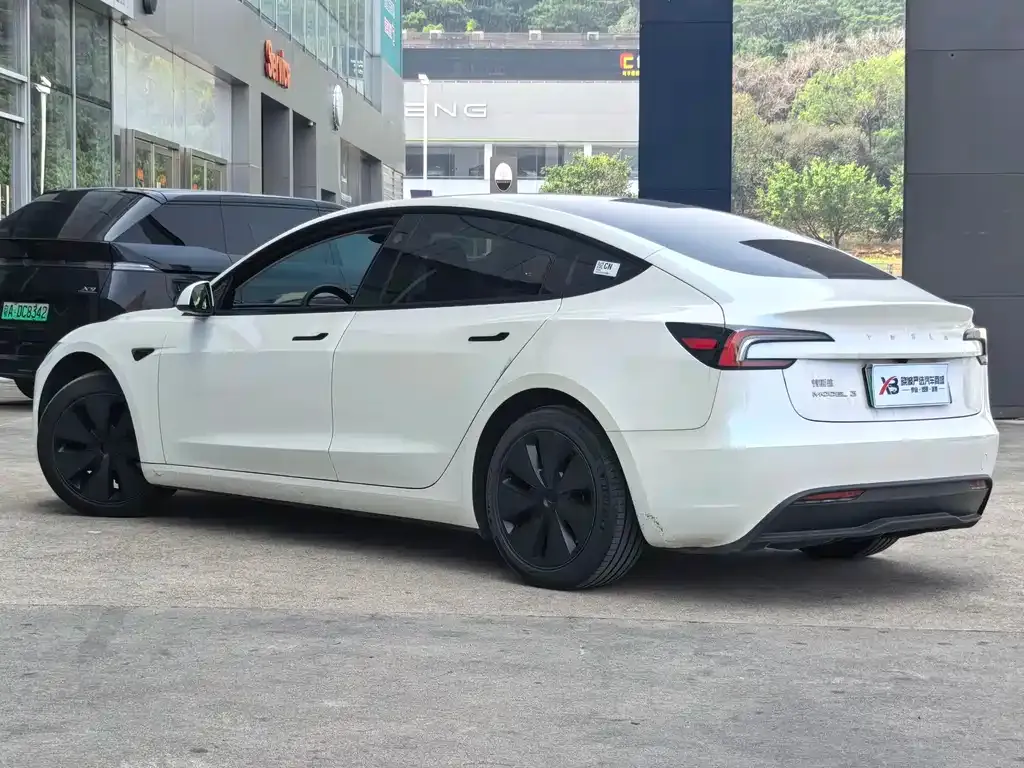 Tesla Model 3 — фото 4
