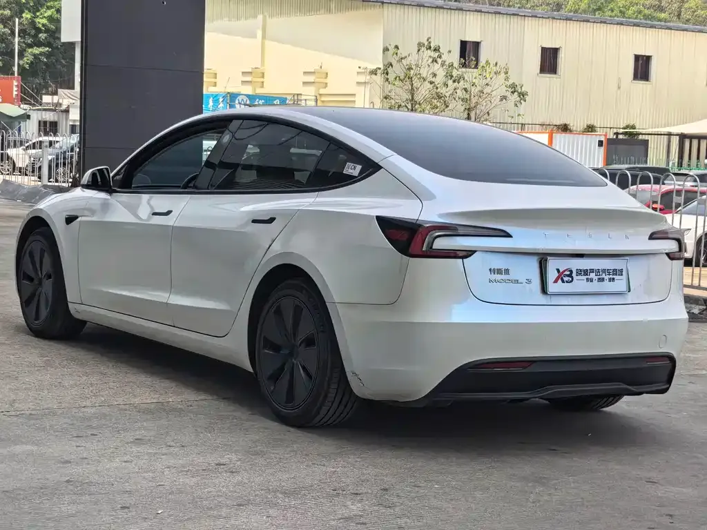 Tesla Model 3 — фото 3