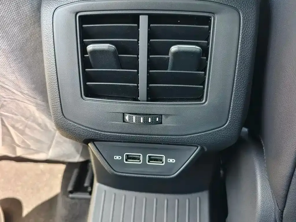 Volkswagen T-Roc 2026 из CN, фото 2