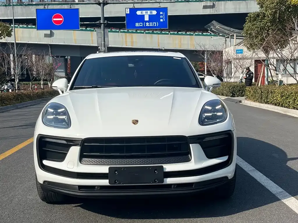 Porsche Macan — фото 1