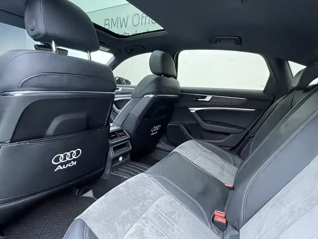Audi A6L 2021 из CN, фото 4