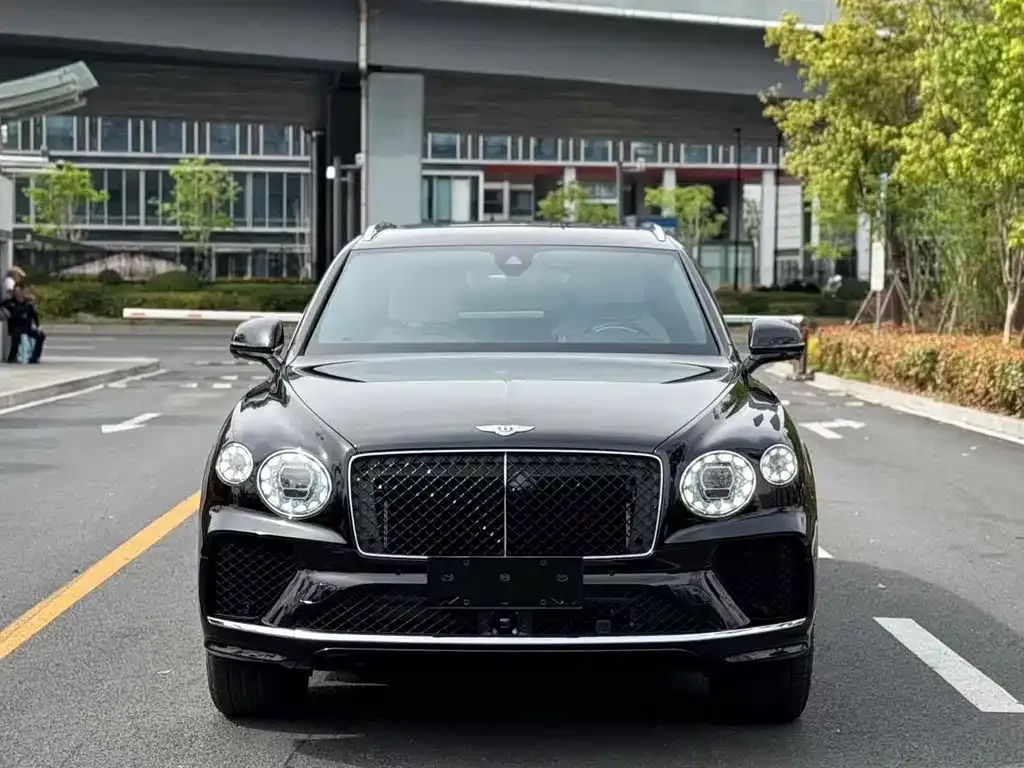 Bentley Bentayga 2024 из CN, фото 1