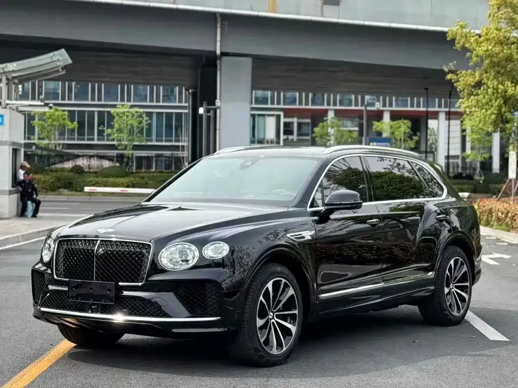 Bentley Bentayga 2024 из CN, фото 2