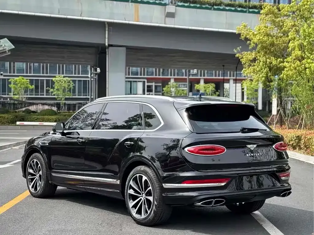 Bentley Bentayga 2024 из CN, фото 6