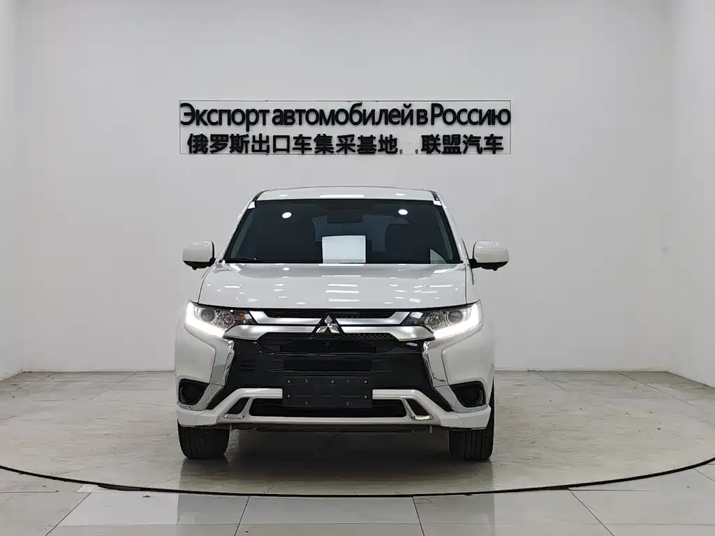 Mitsubishi Outlander — фото 8