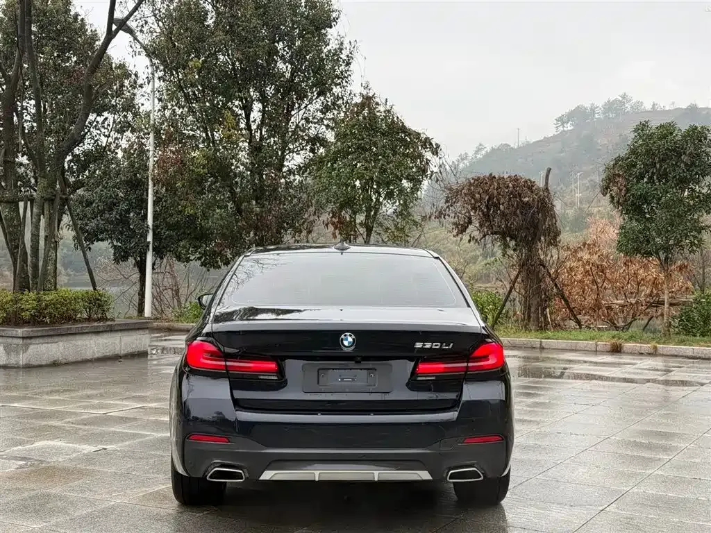 BMW 5 Series — фото 2