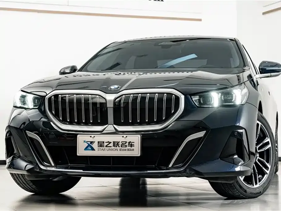 BMW 5 Series — фото 4