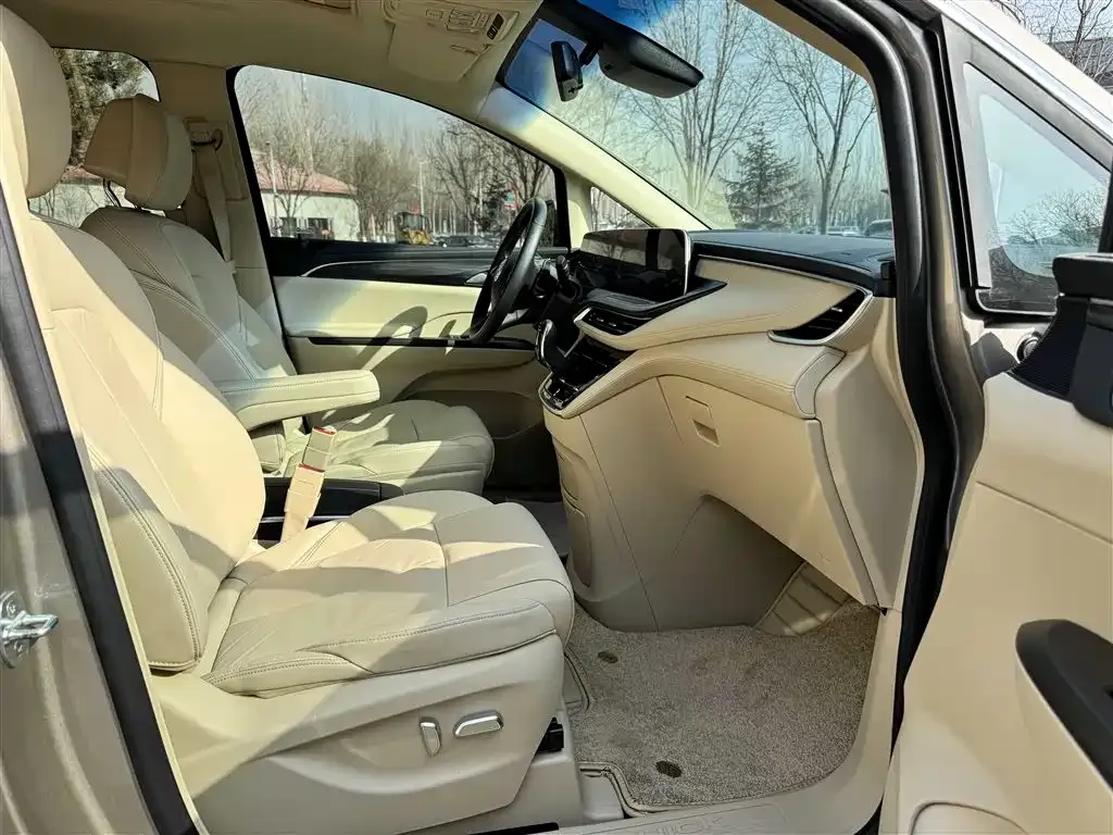 Buick GL8 2024 из CN, фото 6