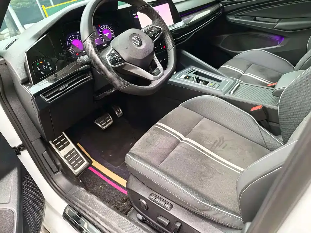 Volkswagen Golf 2023 из CN, фото 3