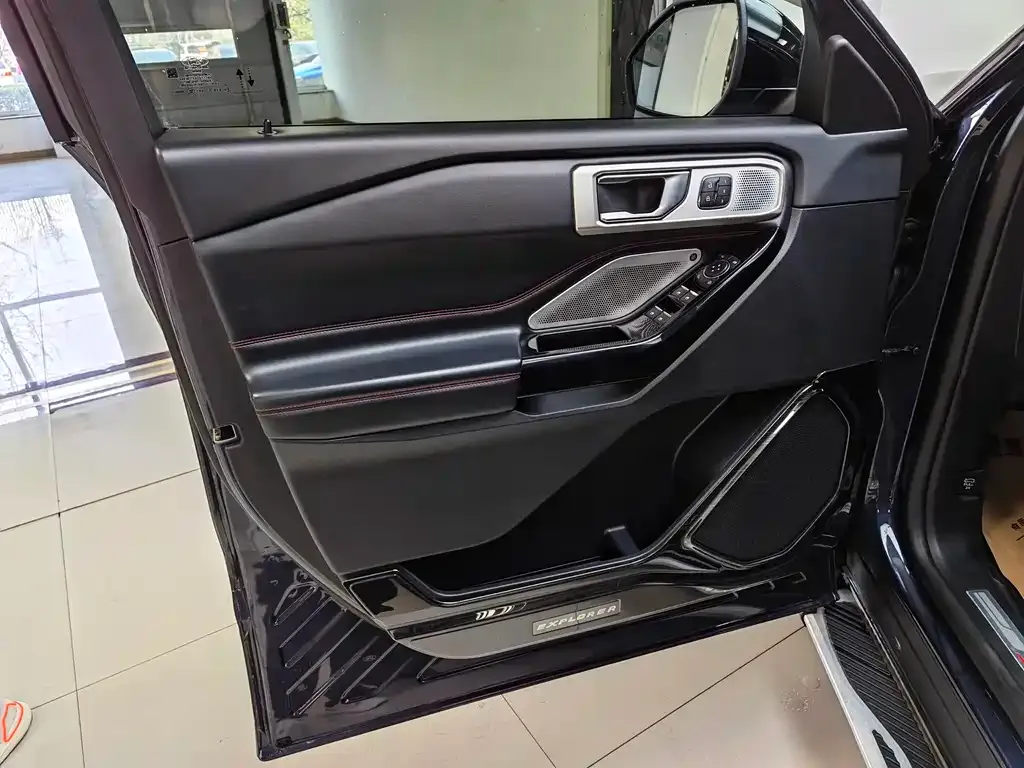 Ford Explorer 2021 из CN, фото 2