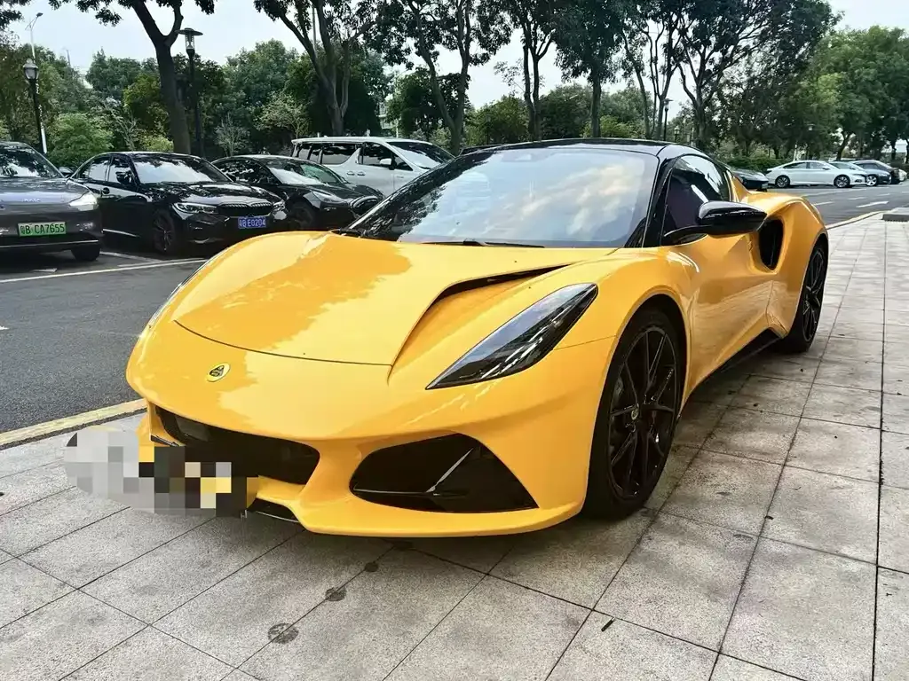 Lotus Emira — фото 1