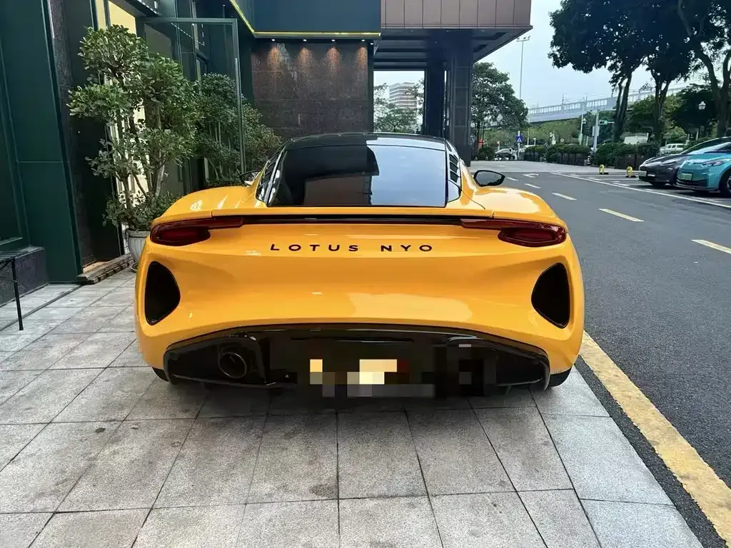 Lotus Emira — фото 3