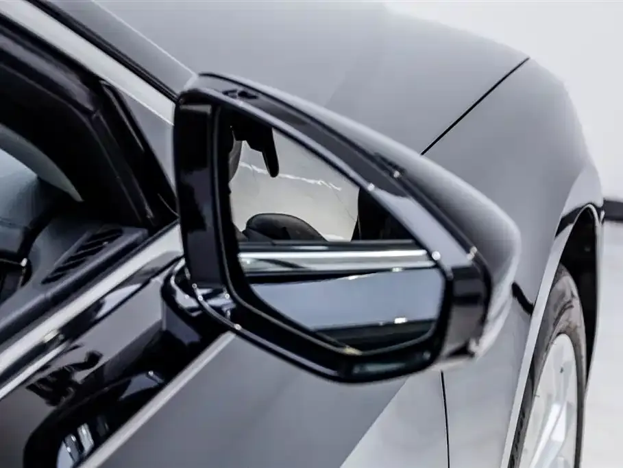 Audi A8 2022 из CN, фото 3