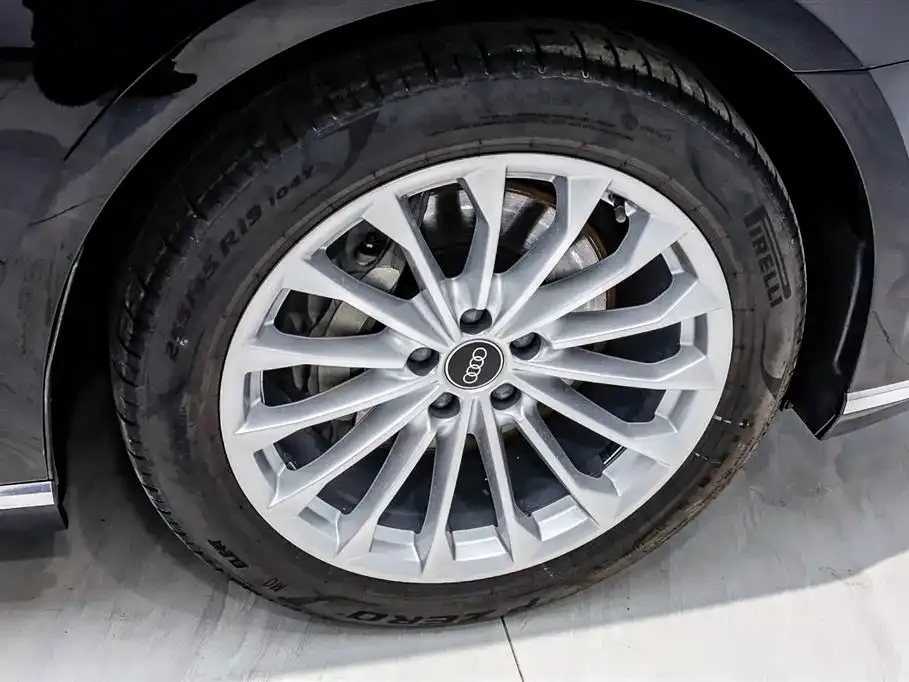 Audi A8 2022 из CN, фото 6
