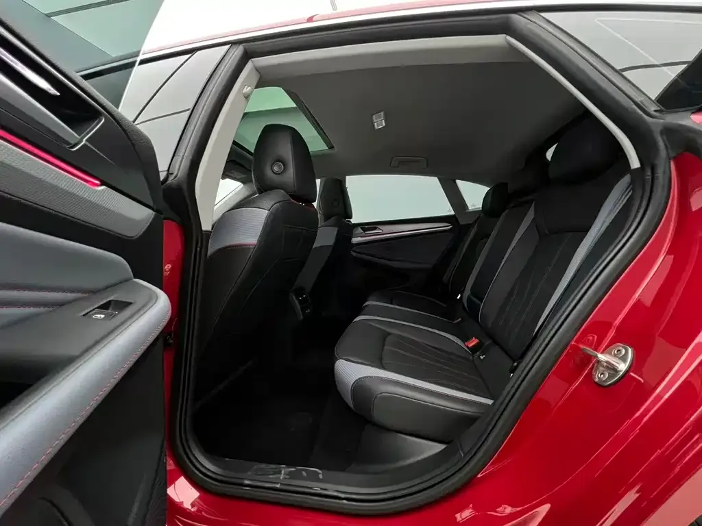 Volkswagen Lamando 2023 из CN, фото 3