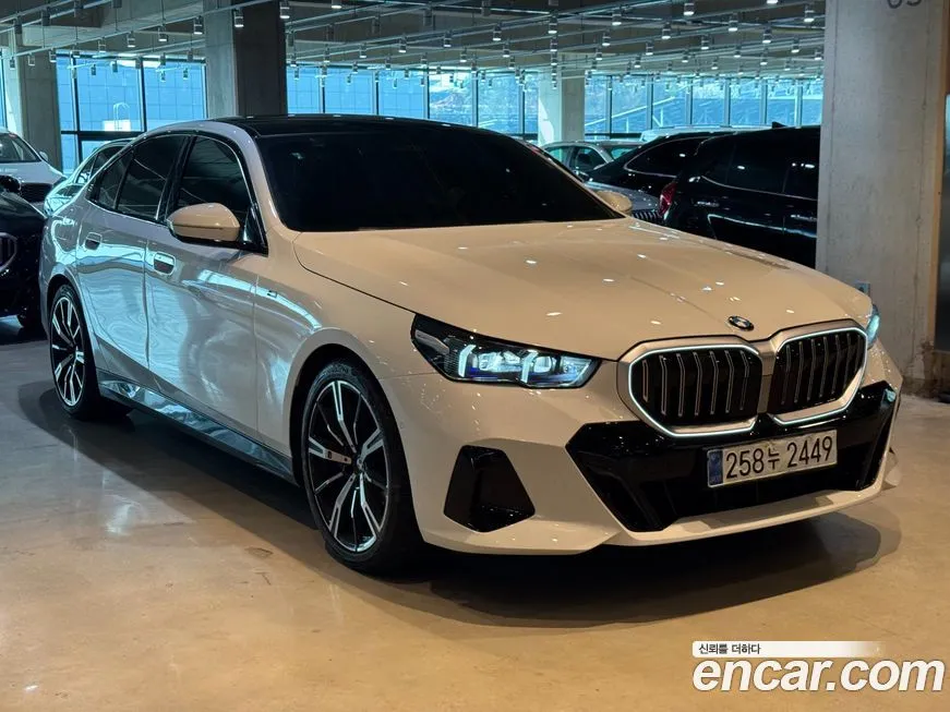 BMW 5-Series 2024 из KR, фото 2