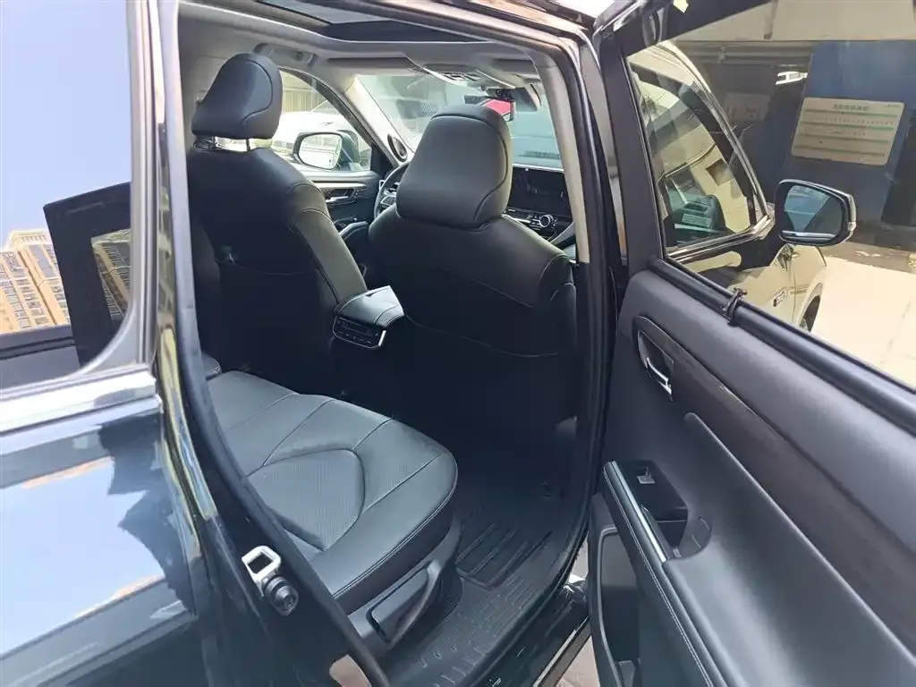 Toyota Highlander 2021 из CN, фото 2