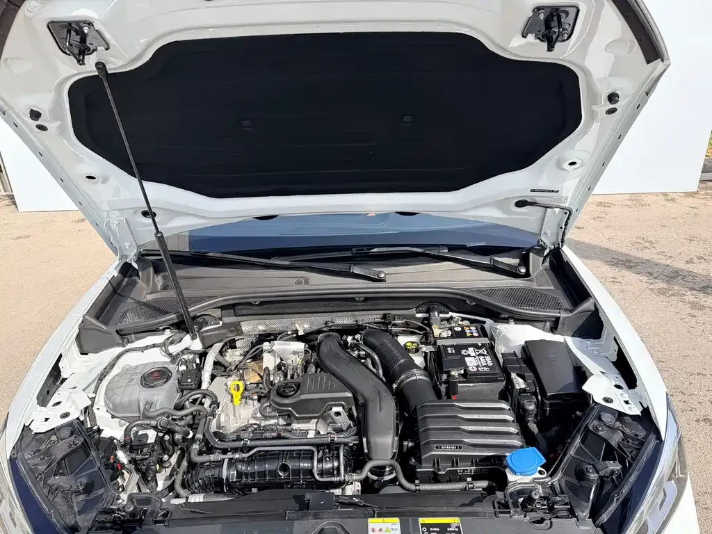 Audi Q2L 2025 из CN, фото 8