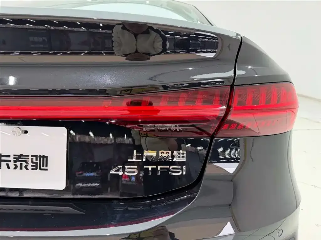 Audi A7L — фото 10