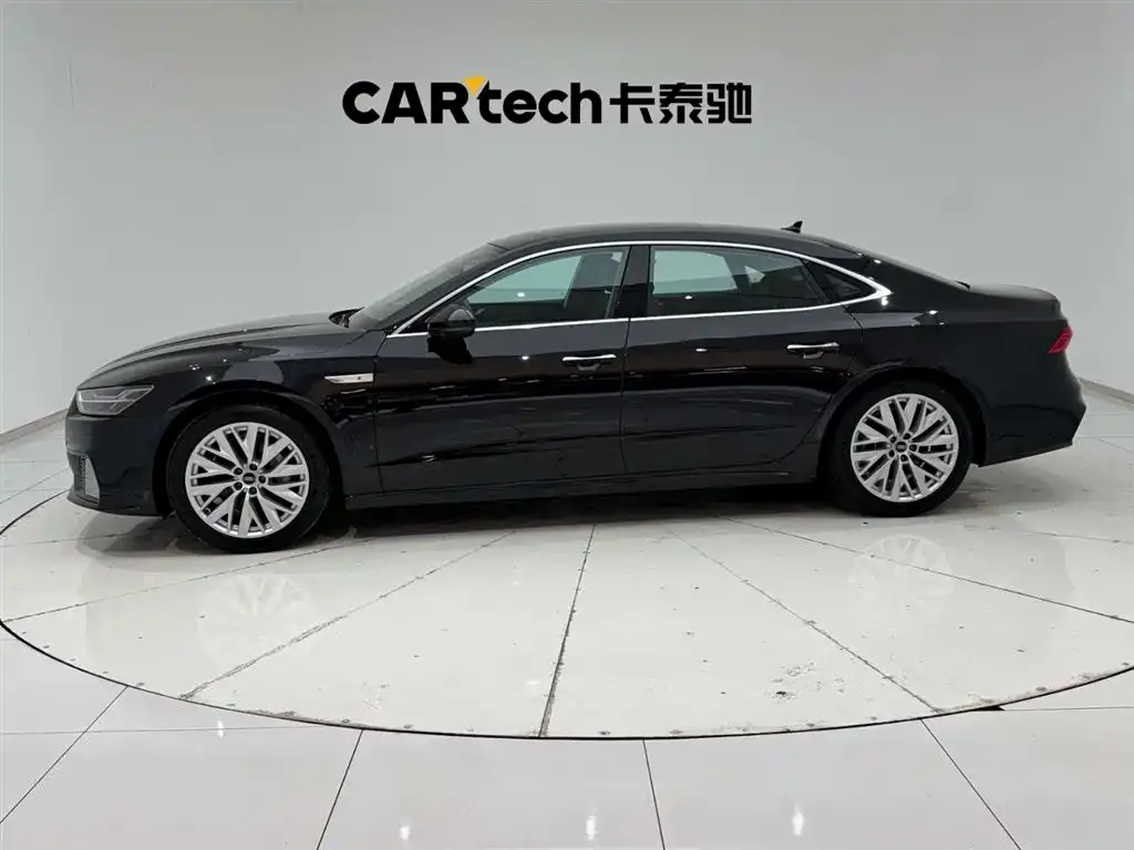 Audi A7L — фото 6