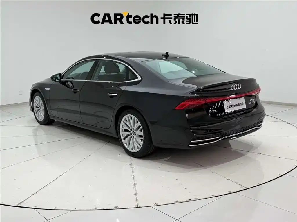Audi A7L — фото 7