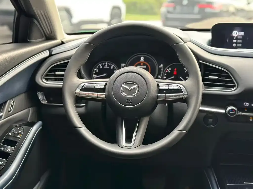 Mazda CX-30 — фото 8
